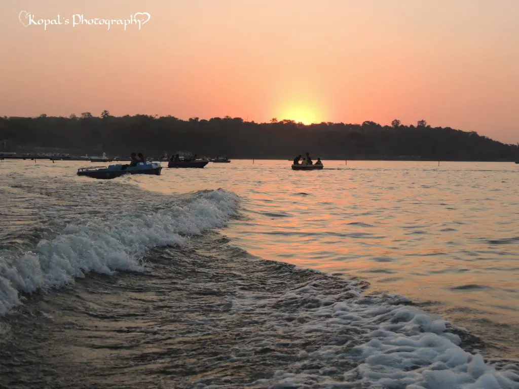 Waves Love - Bhopal upper lake