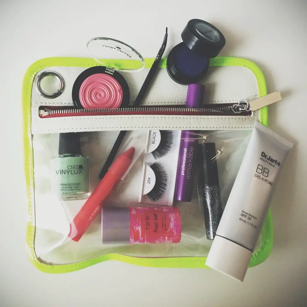 Makeup-Bag-Essentials